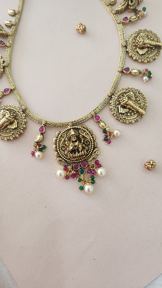 Light weight intricate work necklace