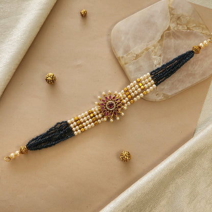 Blue Beads choker with Kundan pendant