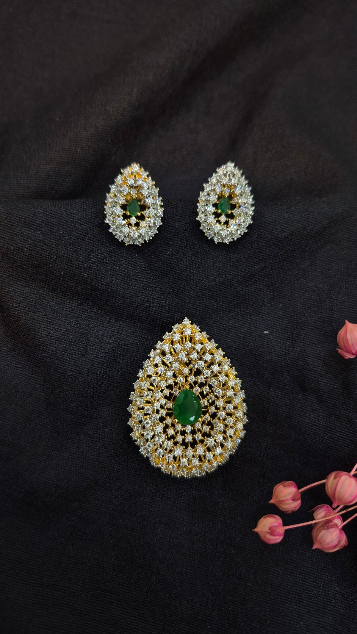 3D Embossed White stone pendant and Earring set