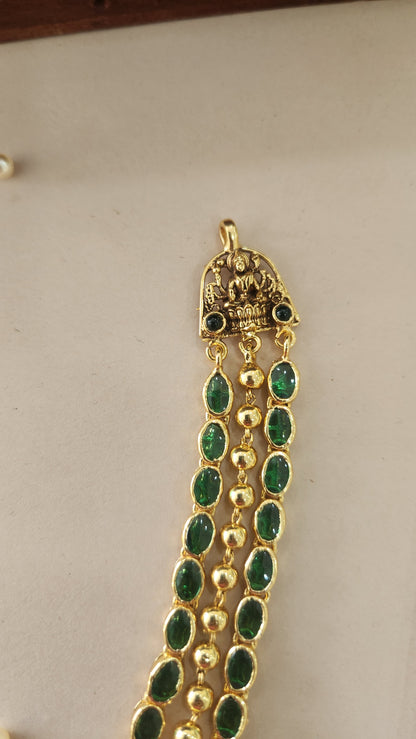 3 layer green emerald stone necklace