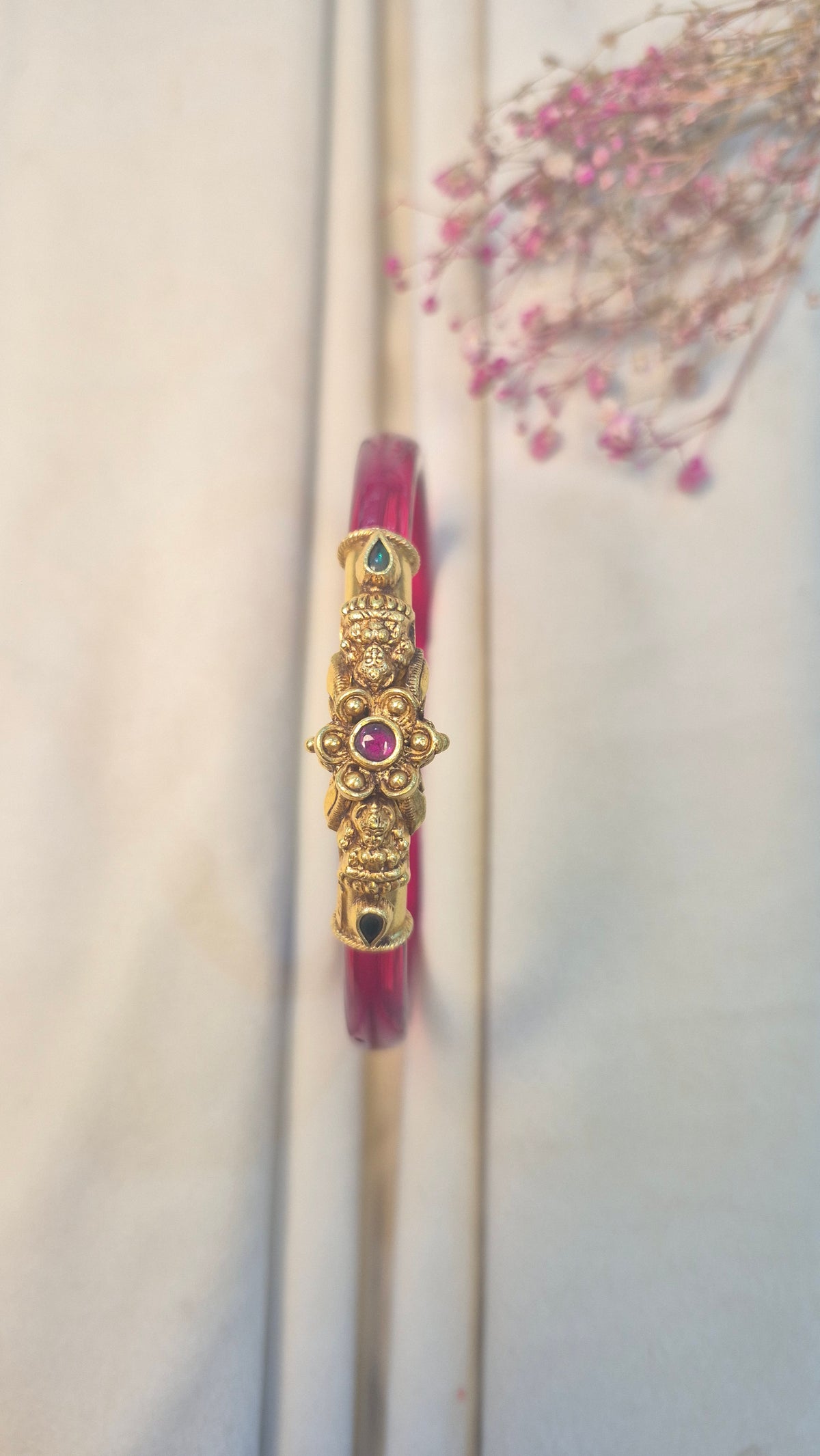 12 colour Nakas Mogappu bangle with Green and Red stone