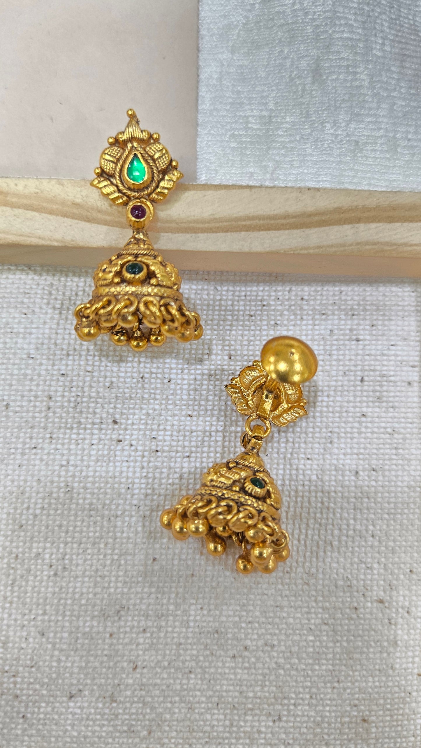 Gold balls jumka