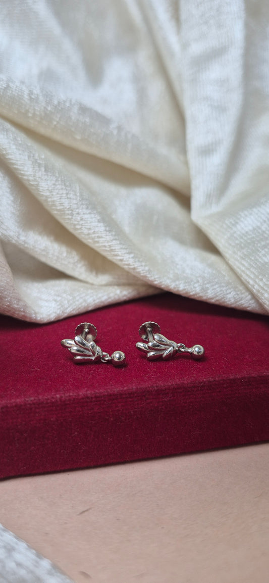 Fern drop stud