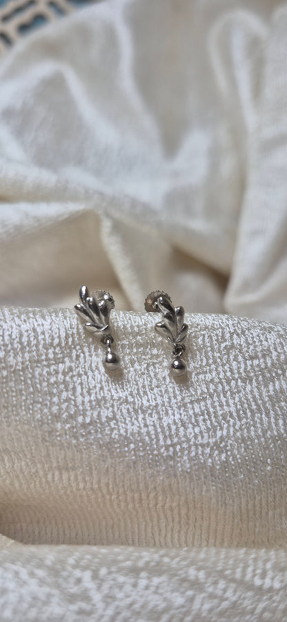 Fern drop stud