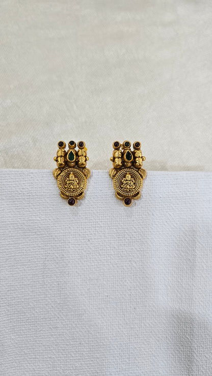 Kasu Stud Earrings