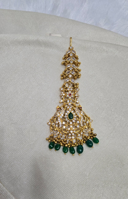 Maang tikka with stones