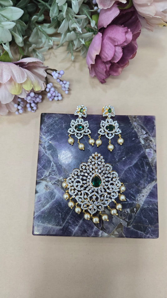 Pendant set