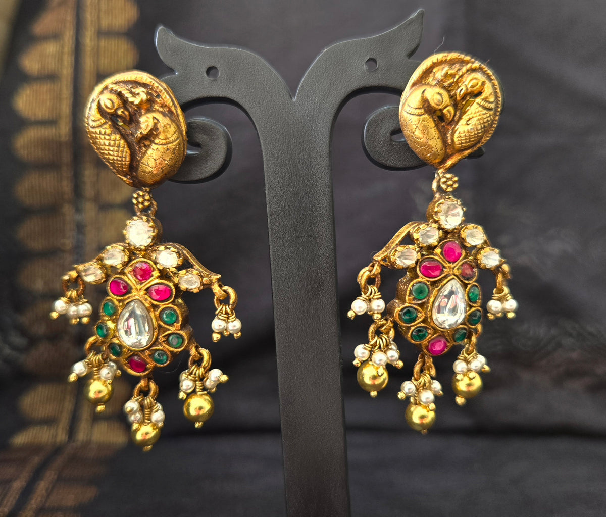 Deep Nakas earrings with Kundan and polki