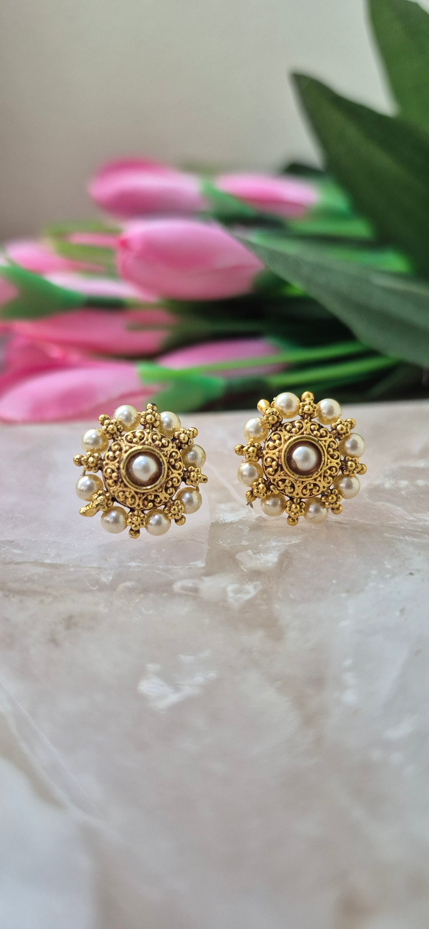 Pearl stud