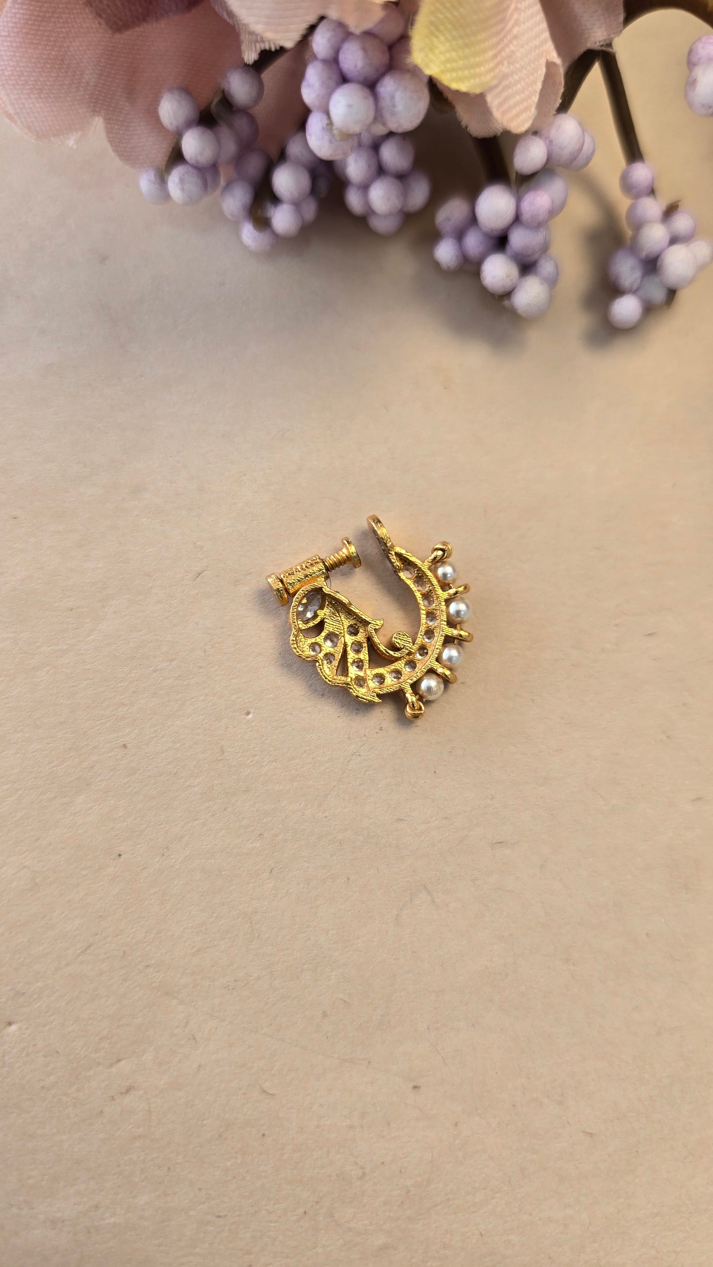 Nose pin
