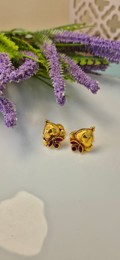 Kundan stud