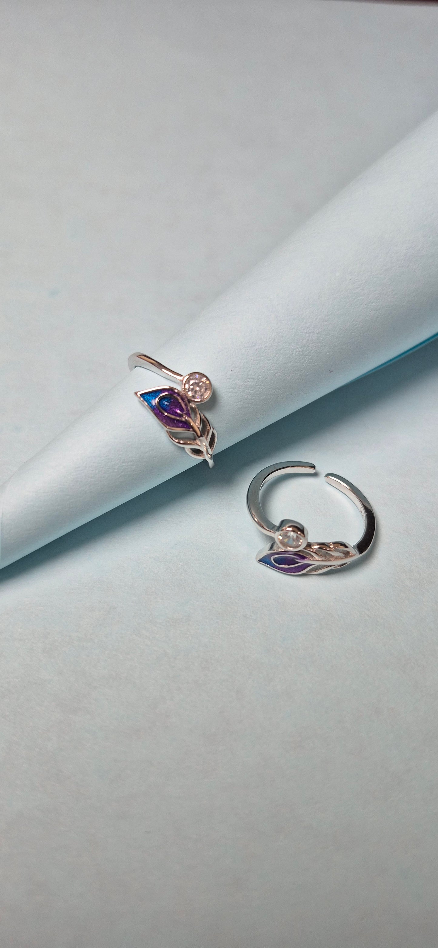 Peacock feather toe rings