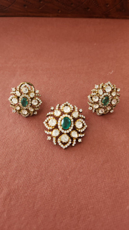 Hasli with Green stone Victorian pendant set