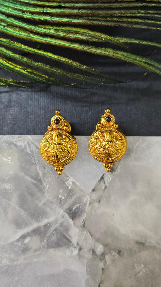 Traditional kasu stud