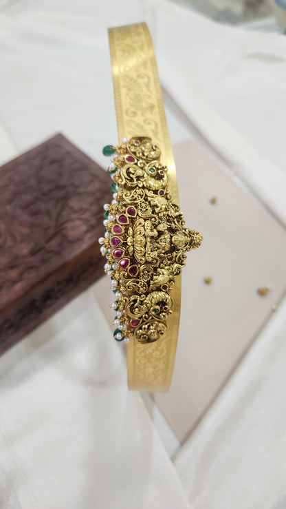 Hip belt with Laxmi pendant