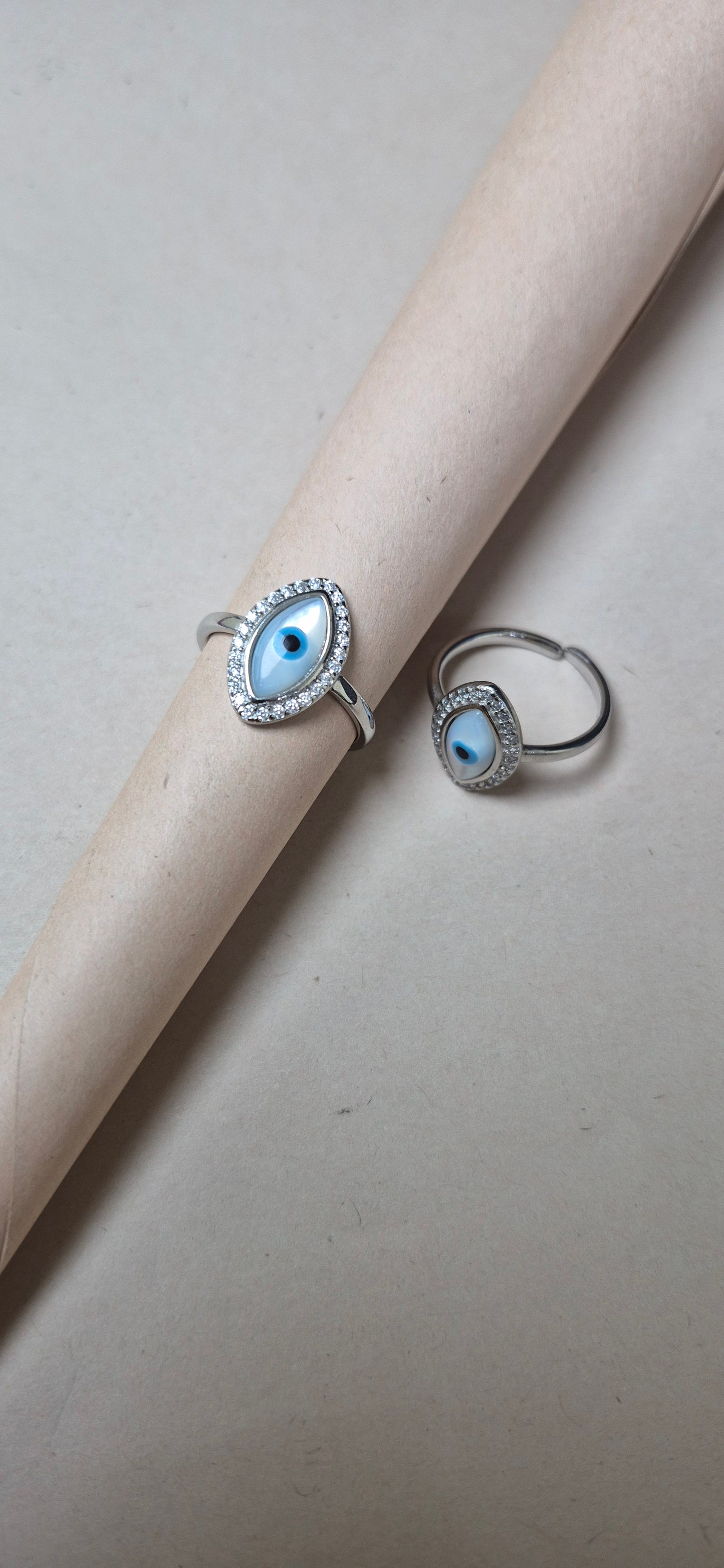 Evil eye toe ring eye shaped