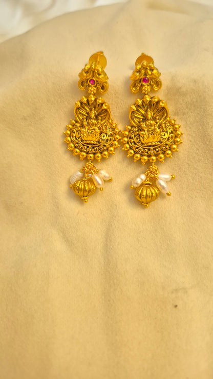 3D Ball chain and Nagru pendant with earrings