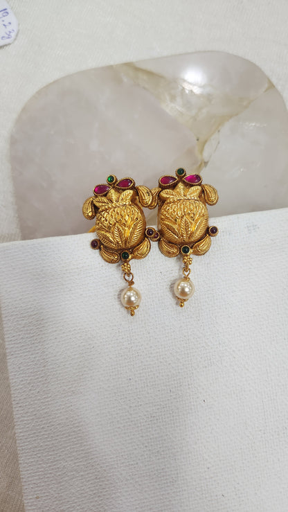 Nagas Kumbam studs