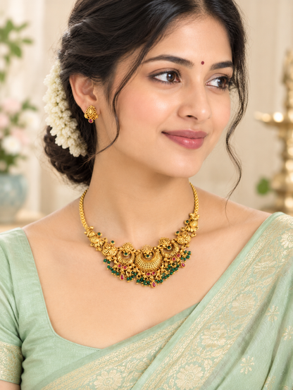 Nakas chandbali short necklack with green beads