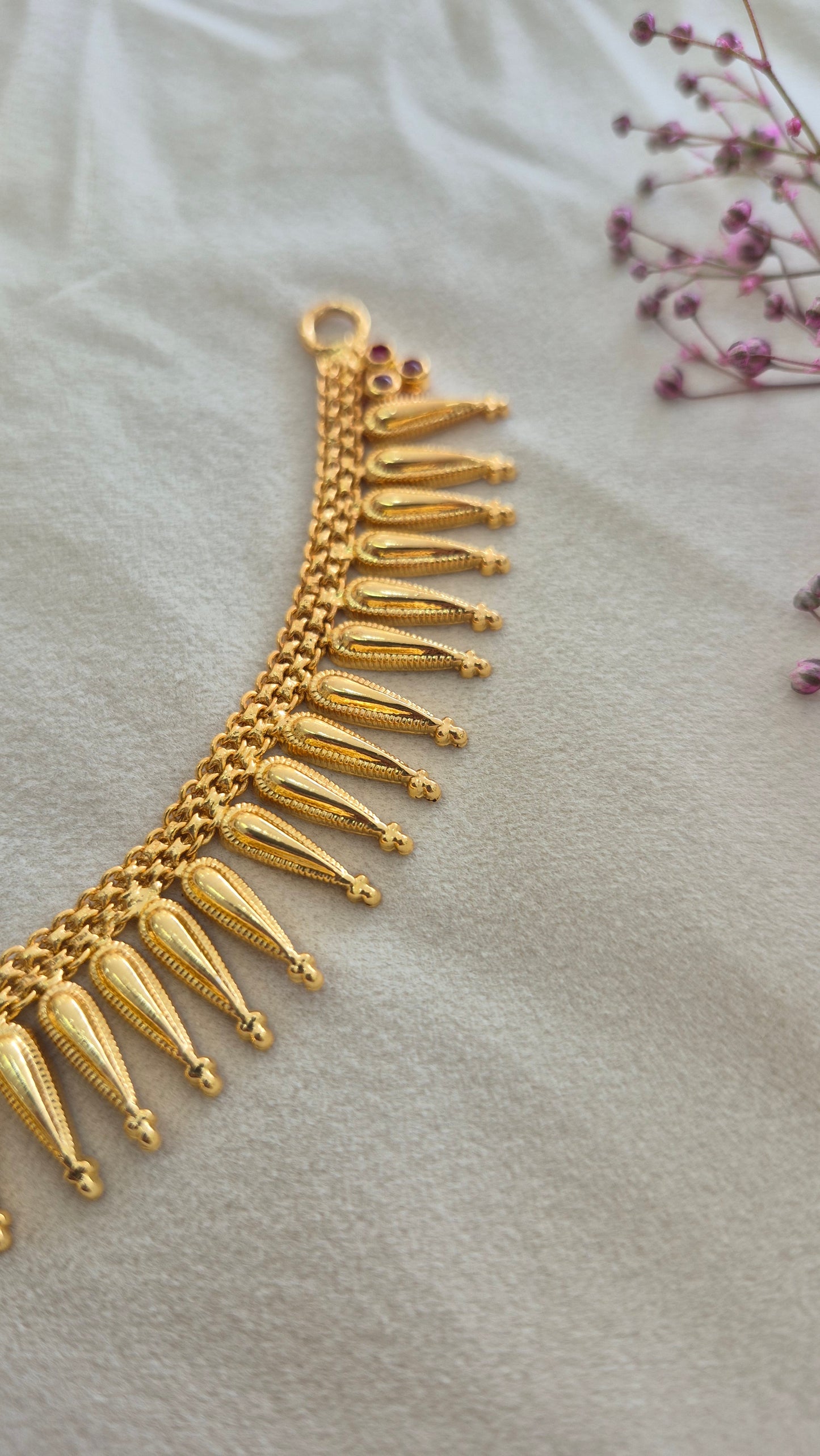 Malli mogala short necklace