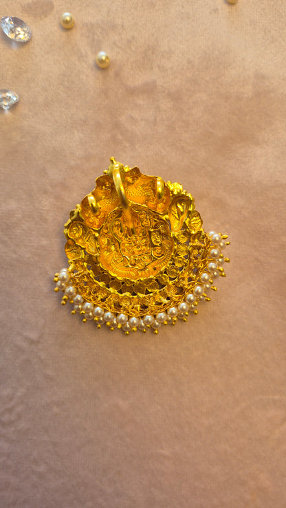 Nakas lakshmi Pearl pendant