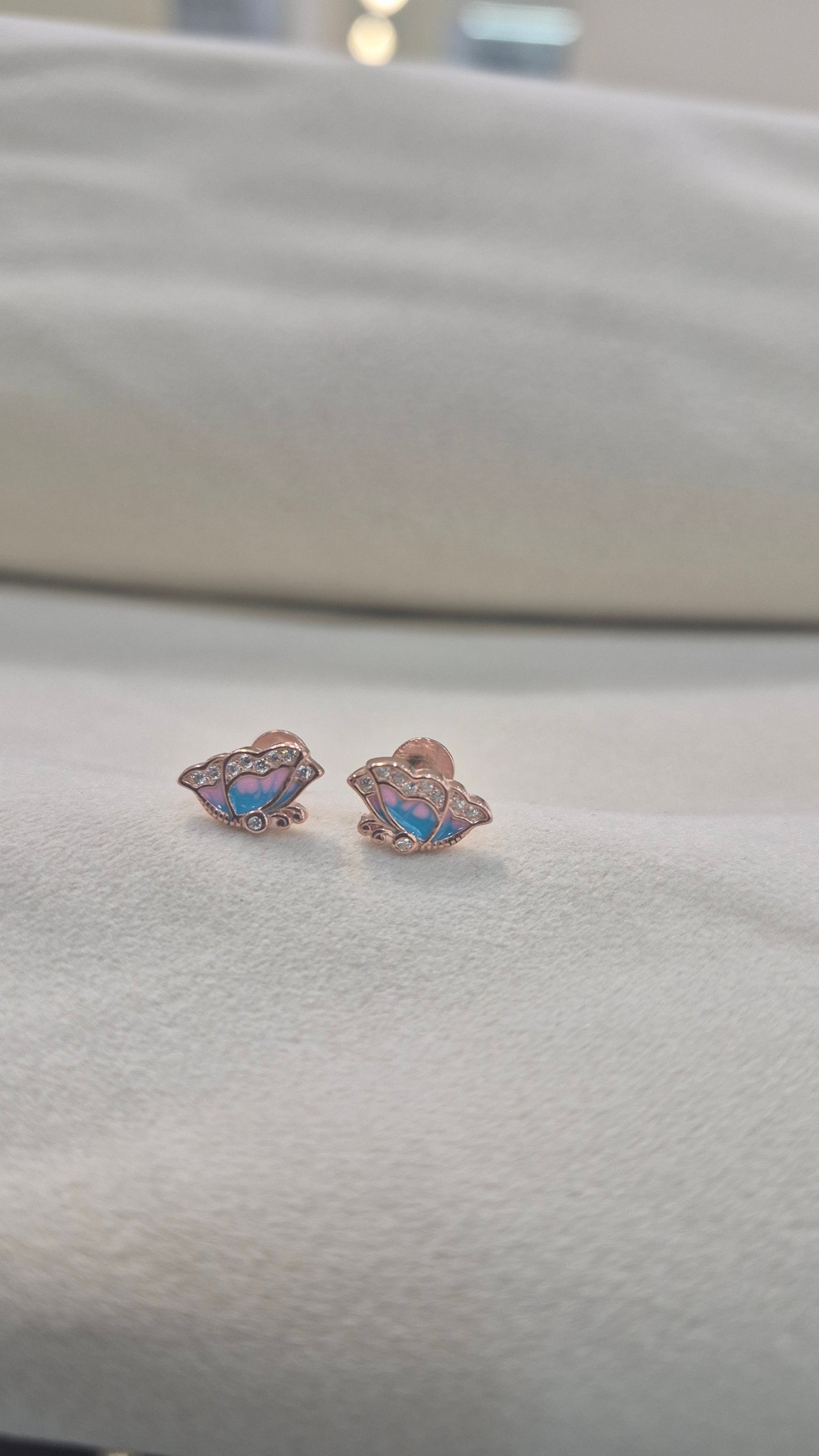 Butterfly stud