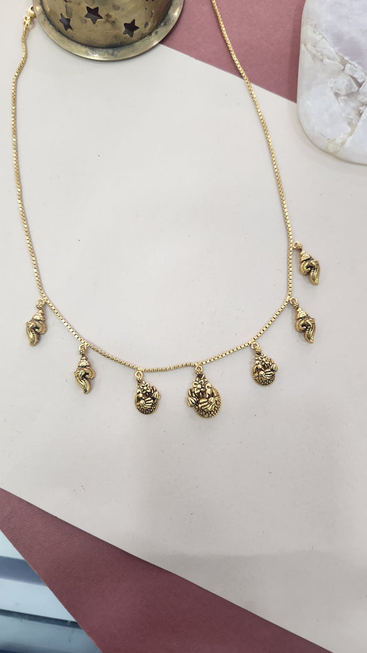 Shanku motif Chain Charms Pendant Necklace
