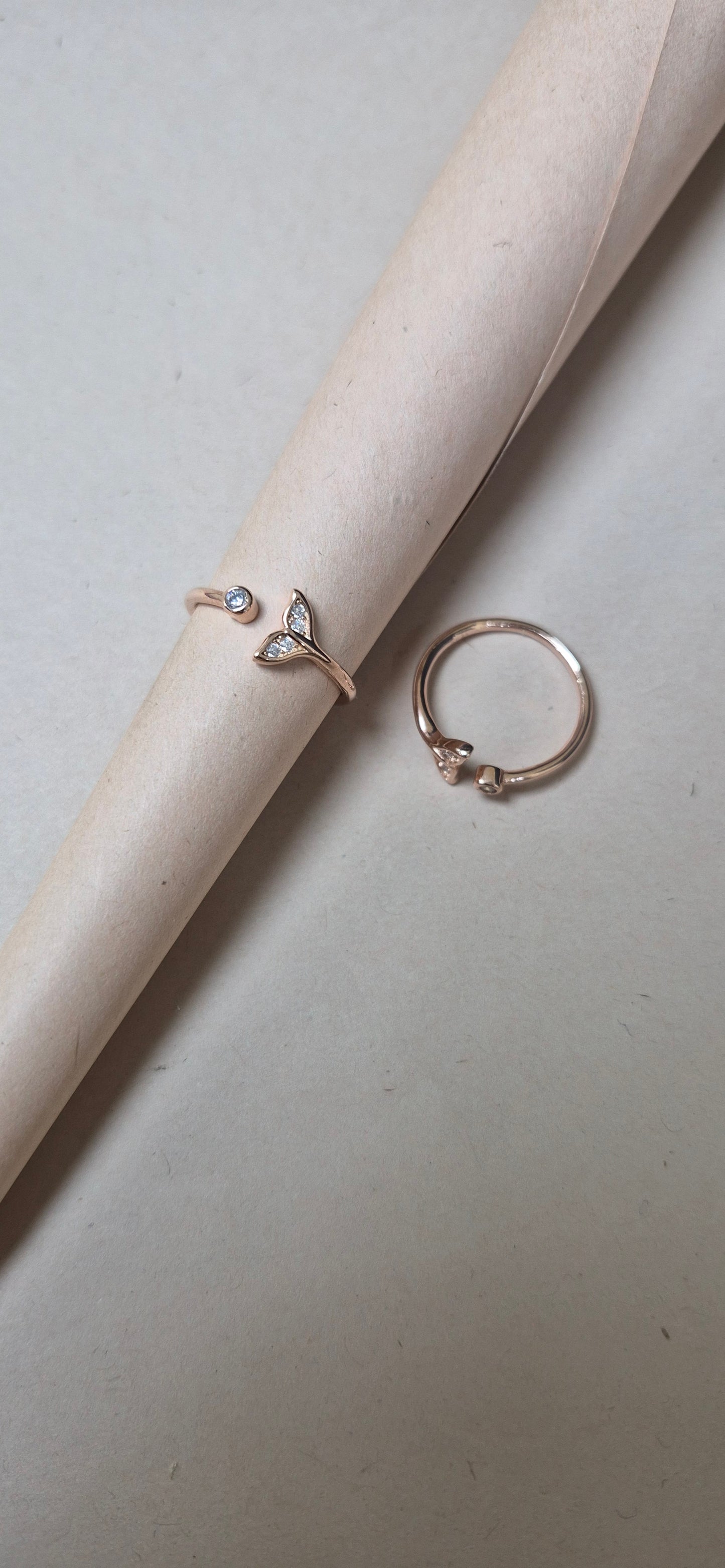 Fish tail toe ring rose gold
