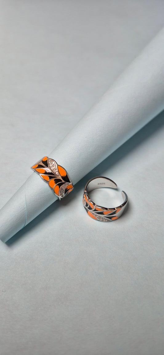 Feathery enamel toe rings