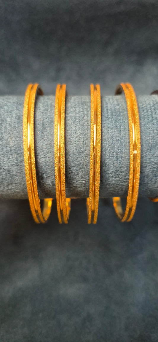 Plain single gold line bangles 2.4