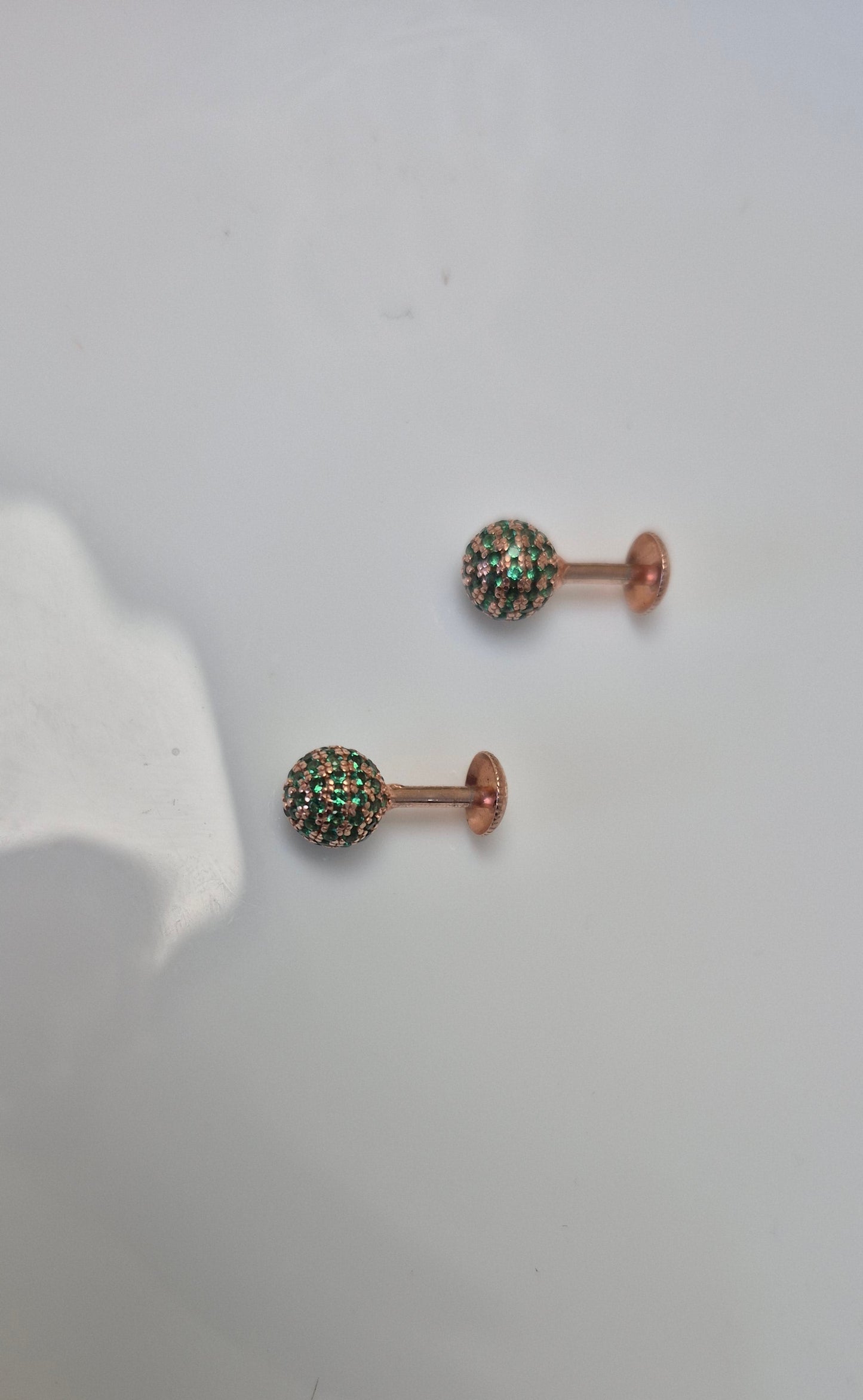 Green ball stud