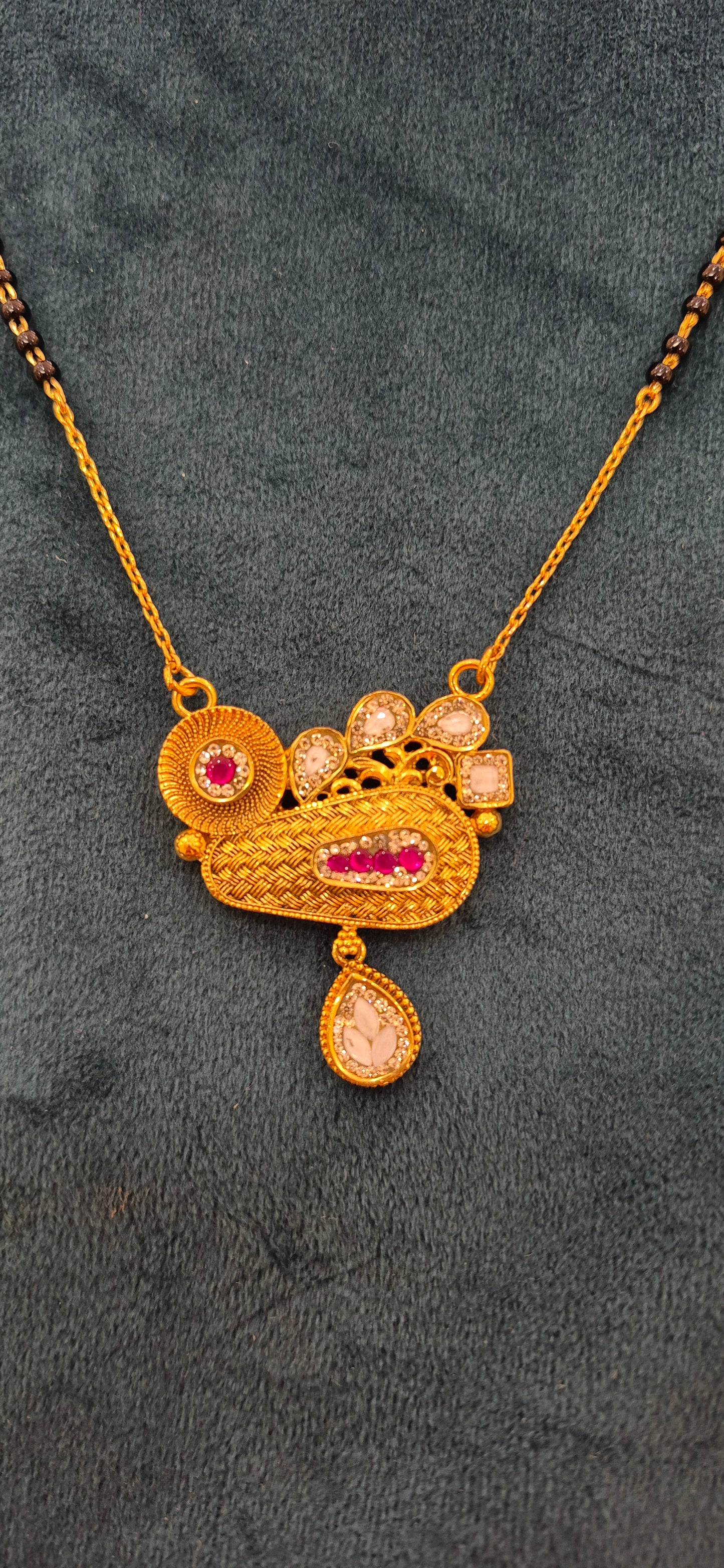 Exclusive sanch mangalsutra pendant with earrings