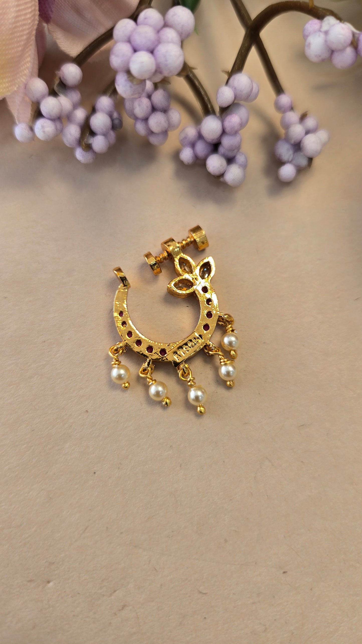 Nose pin