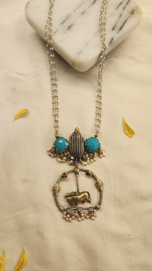 Contemporary style silver fusion neck piece