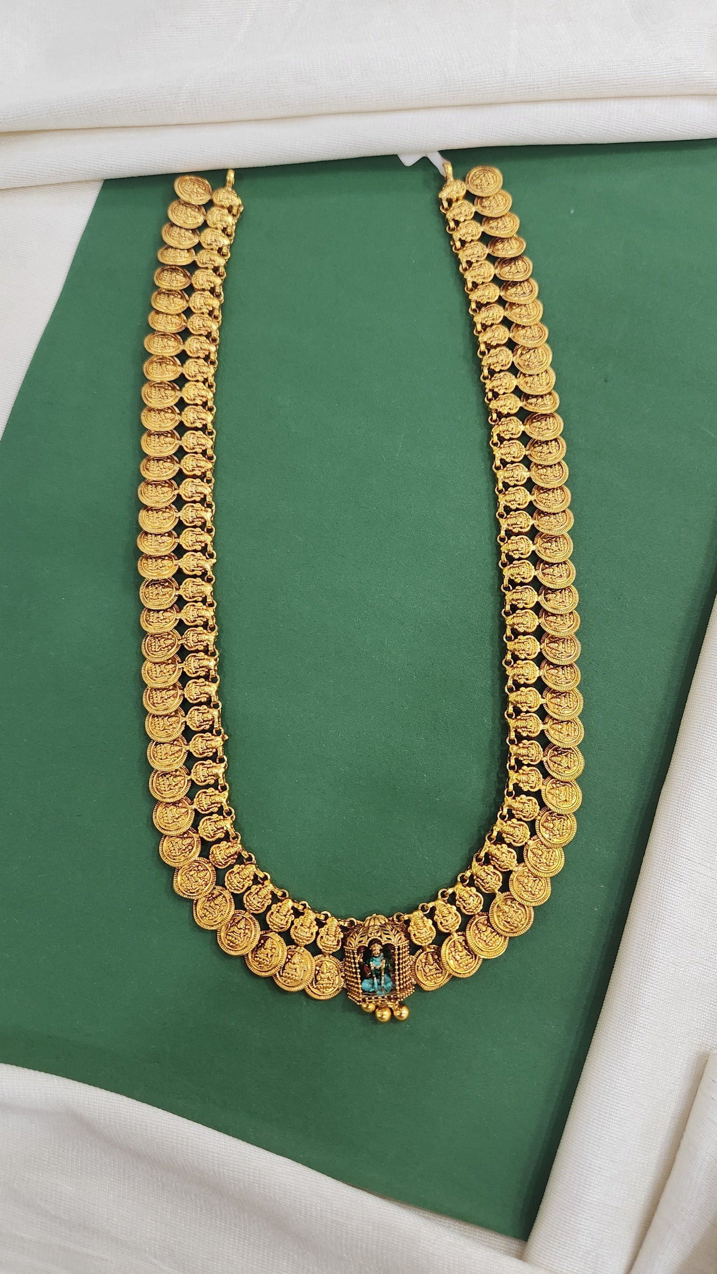 Light weight Kasu haram with small Laxmi embellished.