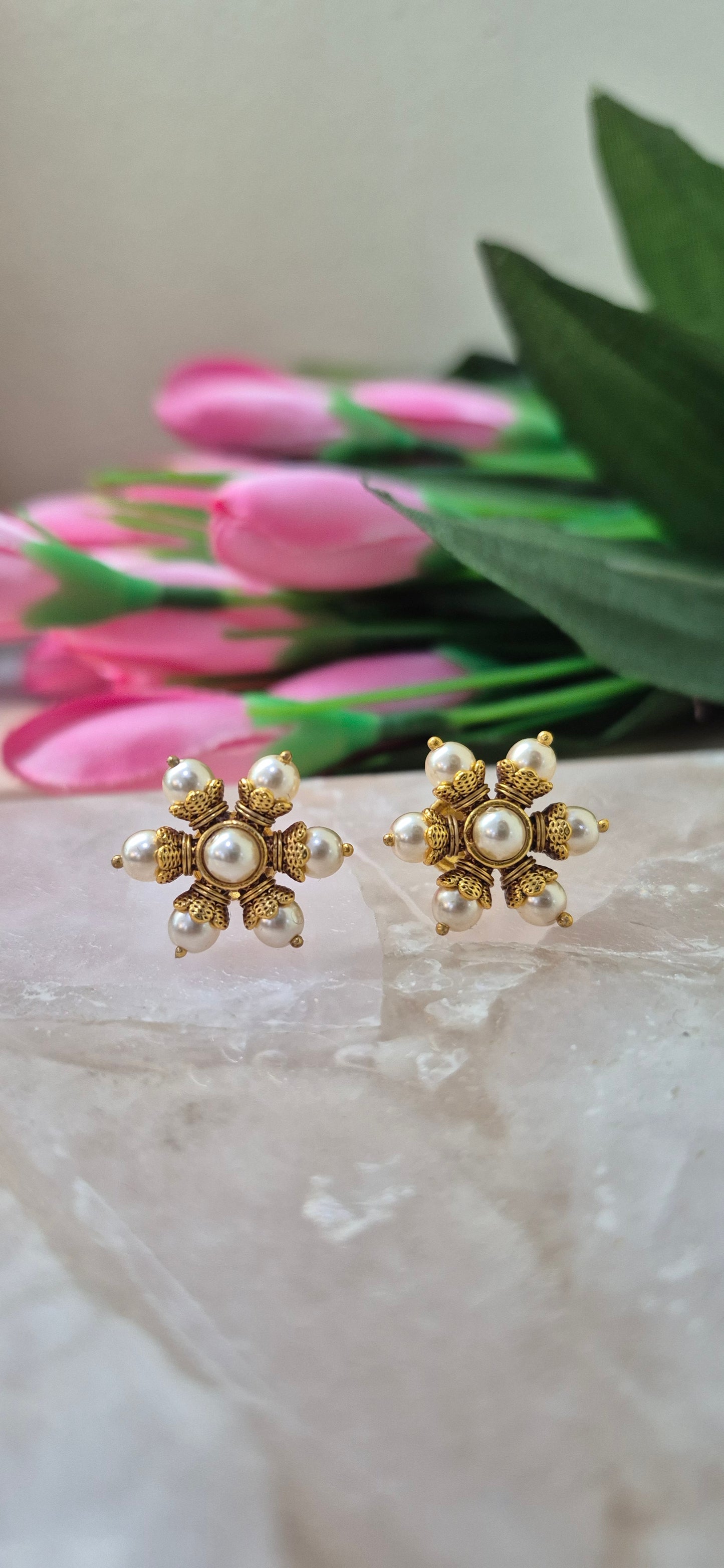 Pearl stud