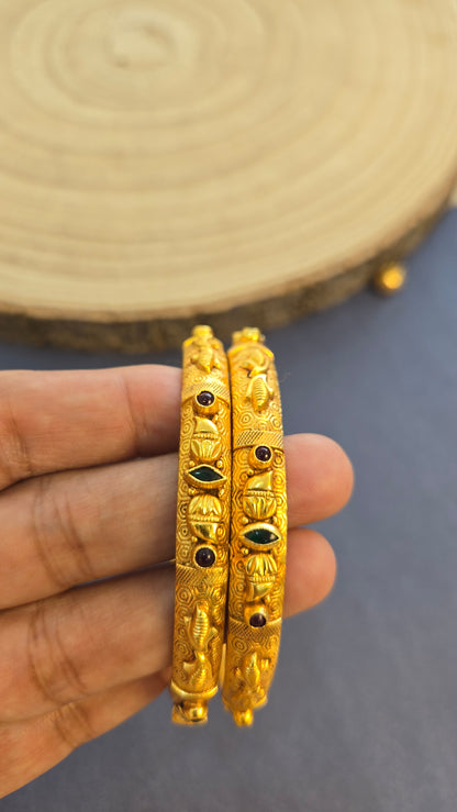 Nagas Mango motifs bangle