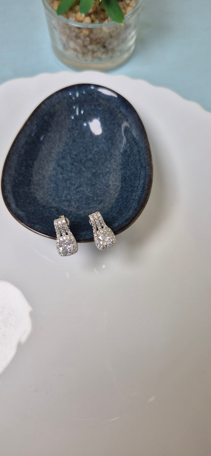 Zircon stud