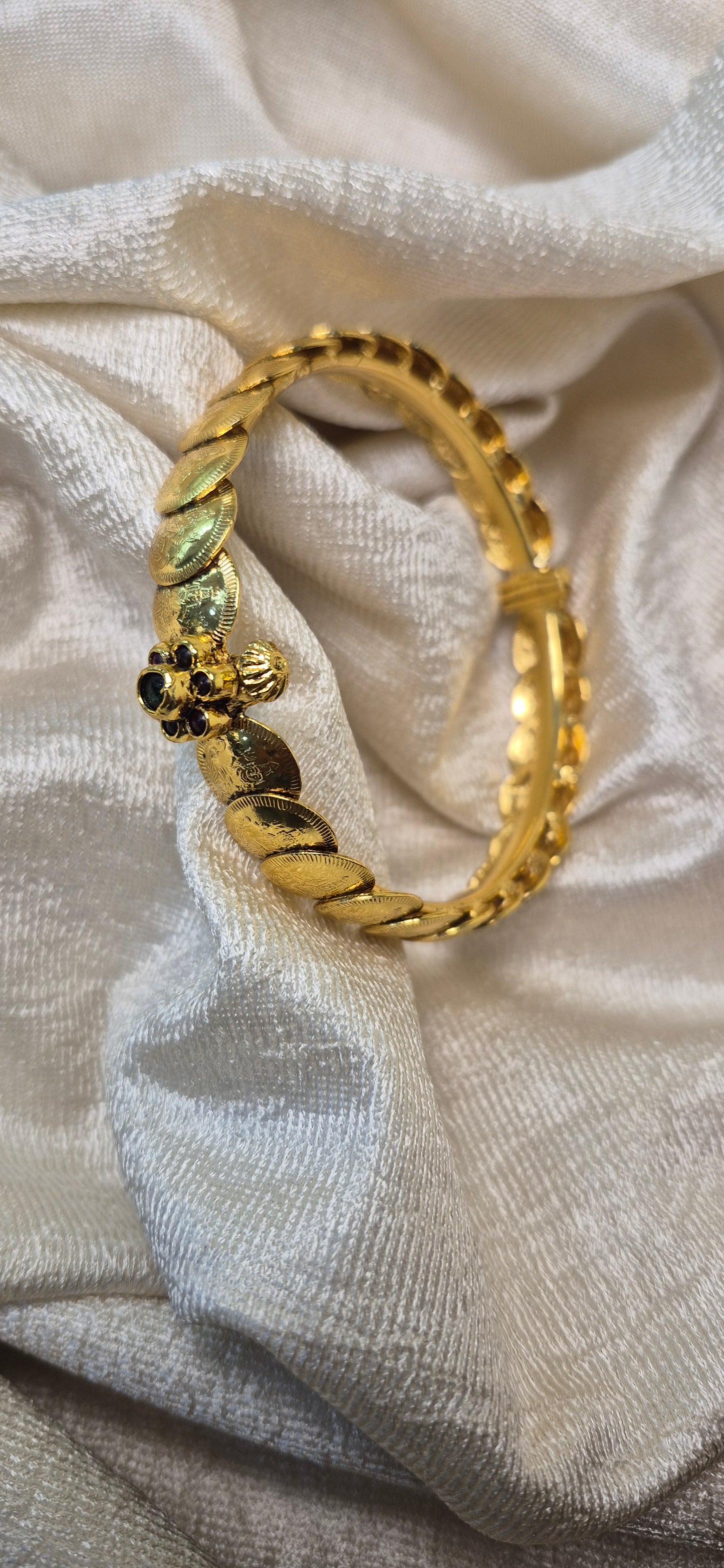 Kasu bangles kada style
