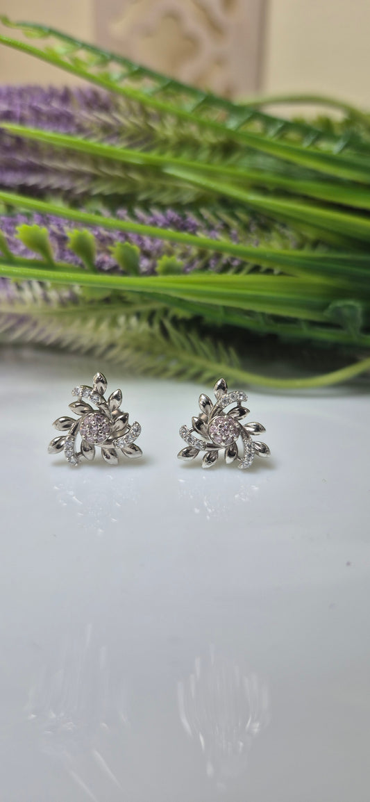 Tri leaf stud