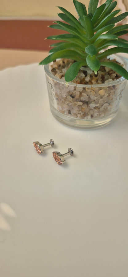 Leaf dual tone stud