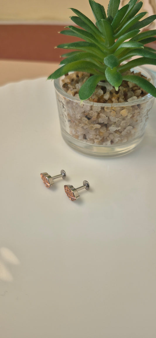 Leaf dual tone stud