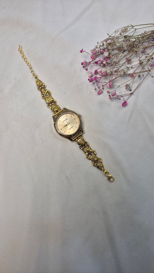 Minimal silver watch gold dial