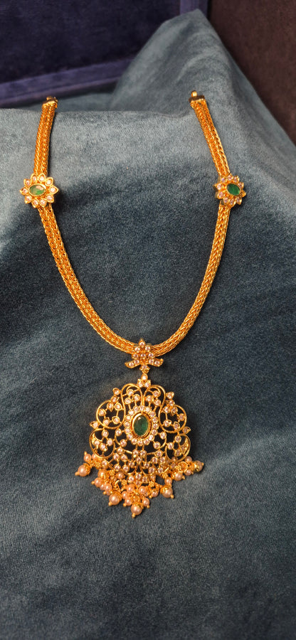 Stylish stone necklace
