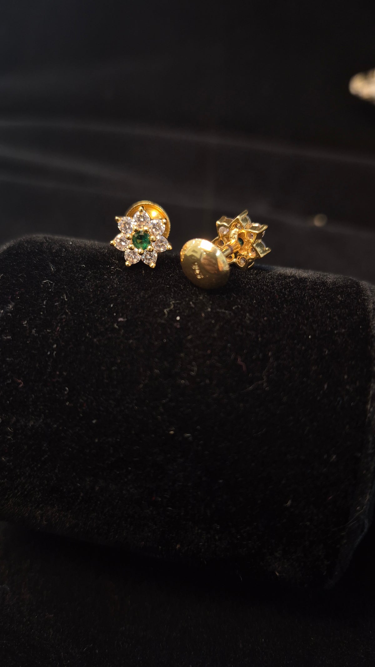 Stone flower stud