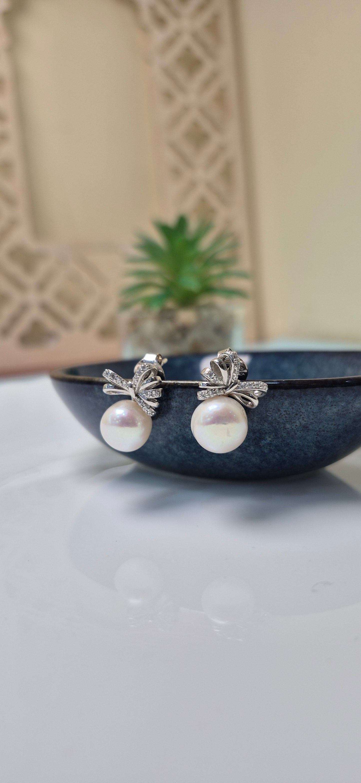Pearl stud