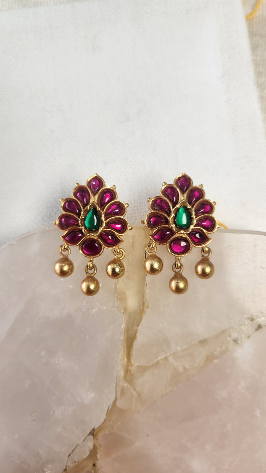 Kundan Stud earrings