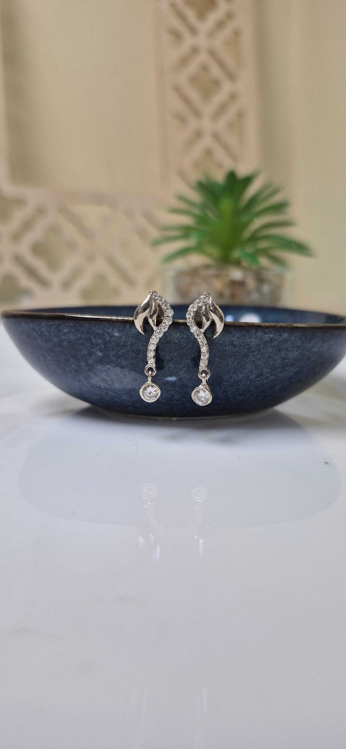Fern drop stud