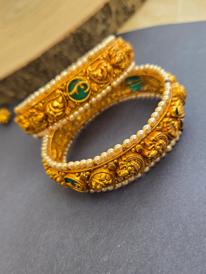 Pearls covered nagas bangle