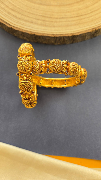 Kumbam motifs nagas bangle The kavyam collections